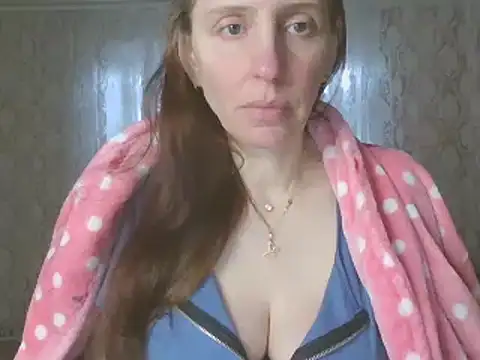 Snapshot of CandiCole chatting on February 9, 2026, 6:28 am CandiCole online show from February 9, 2026, 6:28 am