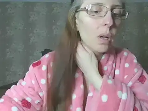 CandiCole online show from April 18, 2026, 6:50 am