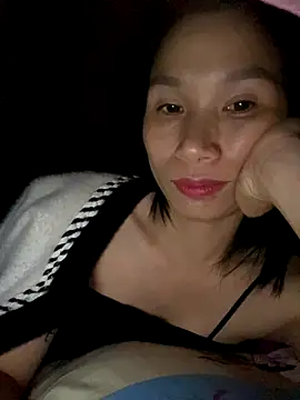 Snapshot of MinHiNi chatting on November 10, 2025, 3:11 pm MinHiNi online show from November 10, 2025, 3:11 pm