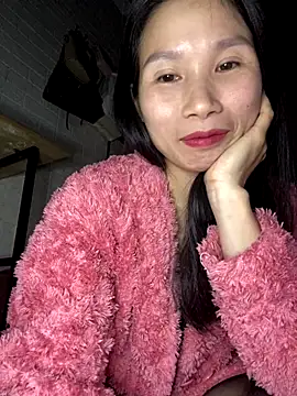 Snapshot of MinHiNi chatting on December 1, 2025, 4:01 pm MinHiNi online show from December 1, 2025, 4:01 pm