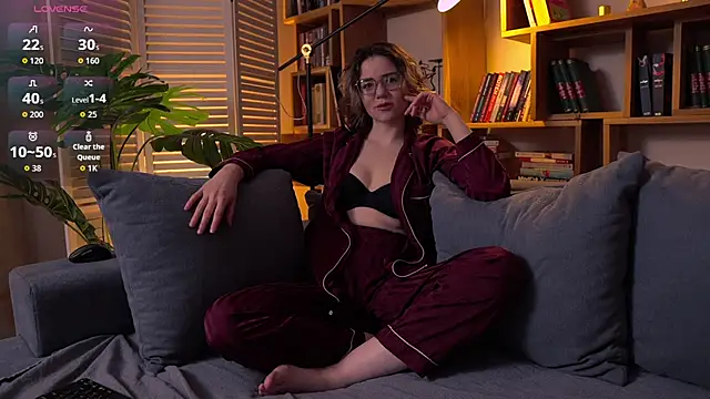 Sunny Teaze online show from February 6, 2026, 7:23 am