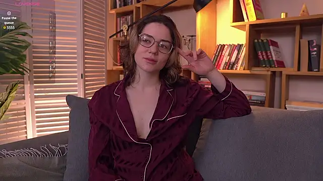 Sunny Teaze online show from February 7, 2026, 7:34 am