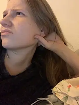 Leya F online show from September 13, 2025, 7:35 pm