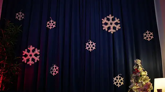  ChloeLee  online show from December 23, 2025, 7:28 am