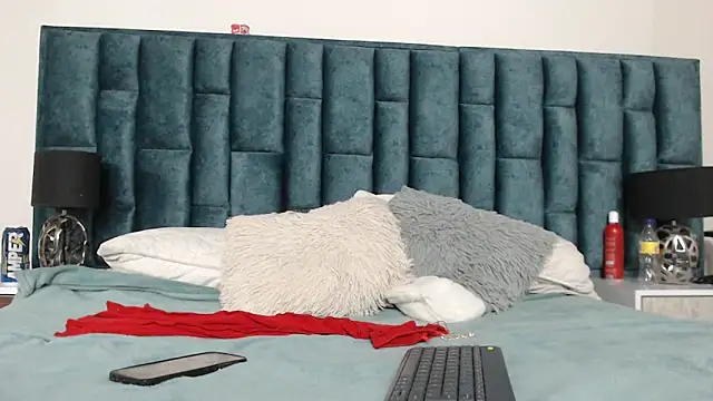 Emma Foxi online show from November 20, 2025, 8:52 pm