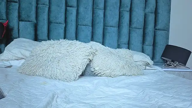 Emma Foxi online show from March 19, 2026, 8:13 pm