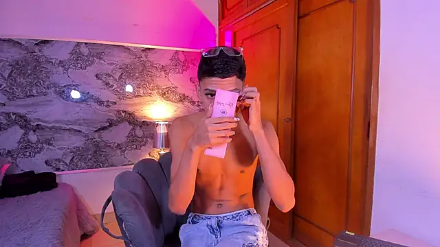 Snapshot of BILLY_JAMEES chatting on February 14, 2026, 12:13 pm BILLY JAMEES online show from February 14, 2026, 12:13 pm