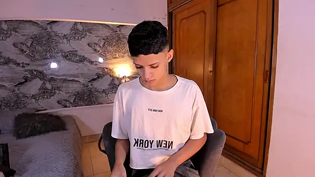 Snapshot of BILLY_JAMEES chatting on March 4, 2026, 12:11 pm BILLY JAMEES online show from March 4, 2026, 12:11 pm