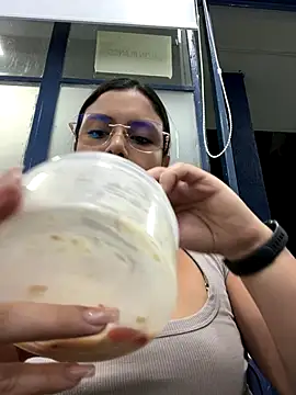 LICEET online show from October 6, 2025, 11:46 pm