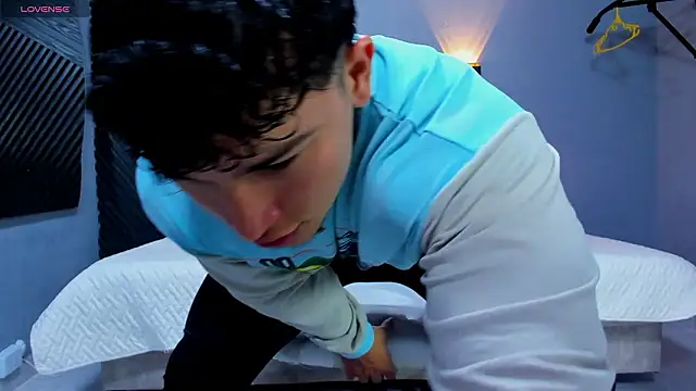 Horny nick18 online show from March 14, 2026, 11:37 am