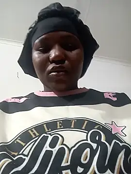 SweetHoney21  online show from July 24, 2026, 6:00 am