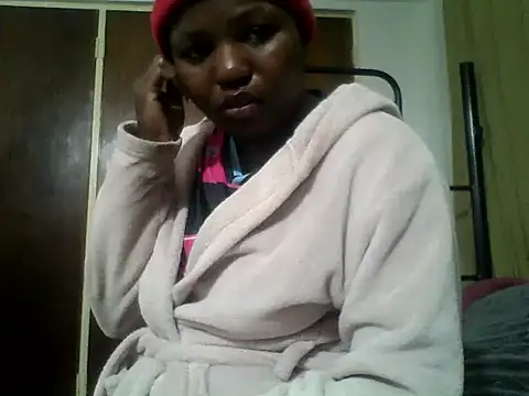 SweetHoney21  online show from July 27, 2026, 4:52 am