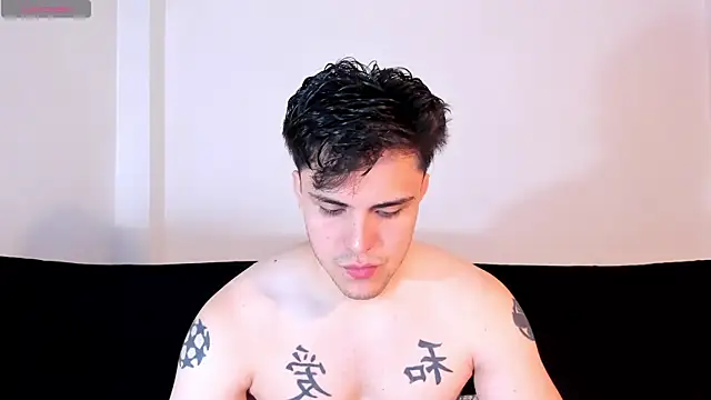 jasonxd9898 online show from November 18, 2025, 1:11 am