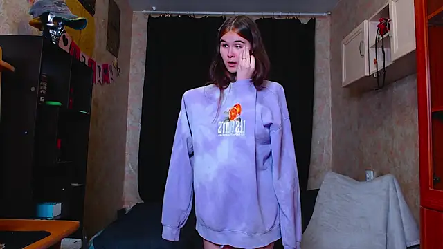 Snapshot of litle_owl chatting on September 23, 2025, 5:05 pm litle owl online show from September 23, 2025, 5:05 pm