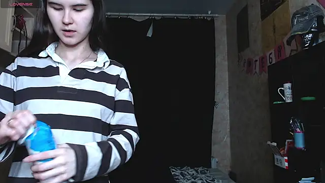 Snapshot of litle_owl chatting on October 3, 2025, 6:49 pm litle owl online show from October 3, 2025, 6:49 pm