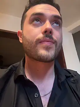 acmello83 online show from April 13, 2026, 11:43 pm