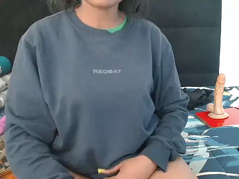 CreamySexyPussy online show from November 3, 2025, 5:14 pm