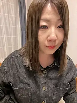 Snapshot of h415a812 chatting on November 8, 2025, 2:50 pm h415a812 online show from November 8, 2025, 2:50 pm