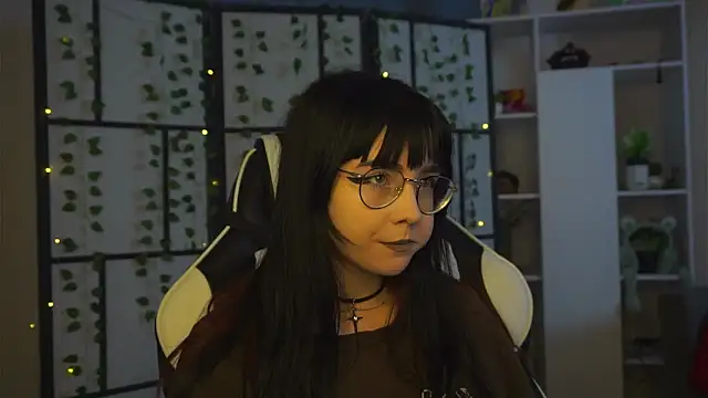 BereniceBattersby online show from September 25, 2025, 8:23 pm