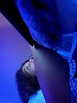 sarahkat86 online show from February 13, 2026, 2:29 am