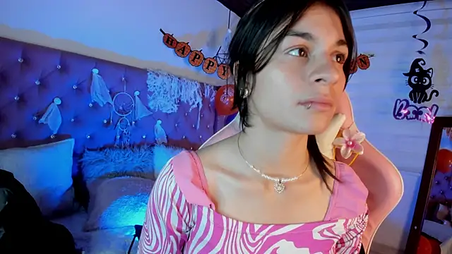 Jade rey  online show from October 17, 2025, 7:27 pm