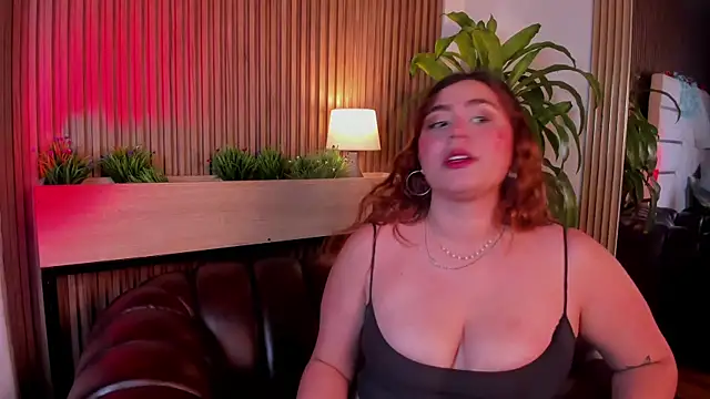 AdelaTaylor online show from October 4, 2025, 8:18 pm