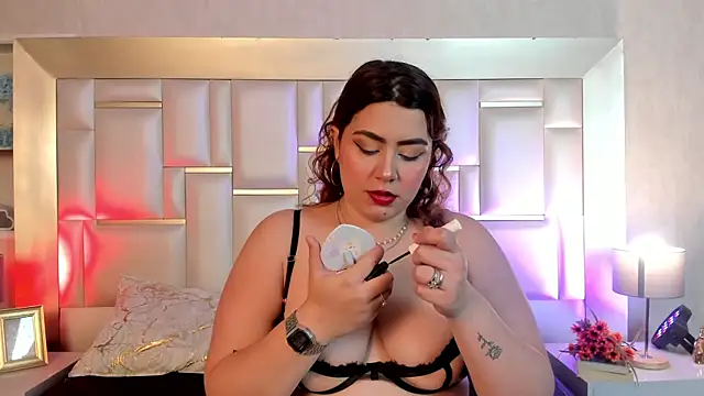 AdelaTaylor online show from October 25, 2025, 11:51 am