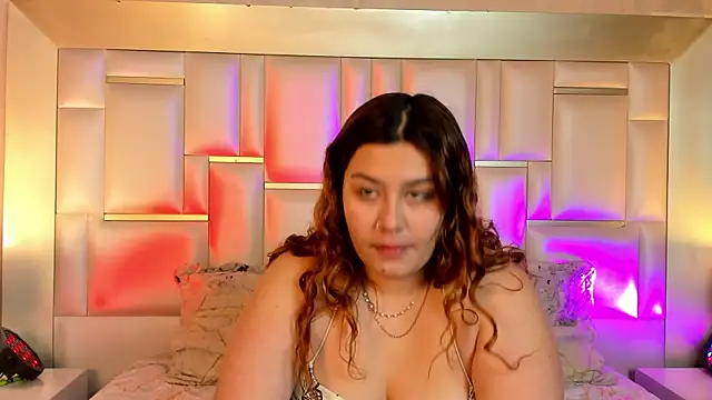 AdelaTaylor online show from November 9, 2025, 1:53 pm