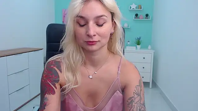 LilFleurish online show from October 21, 2025, 4:24 am