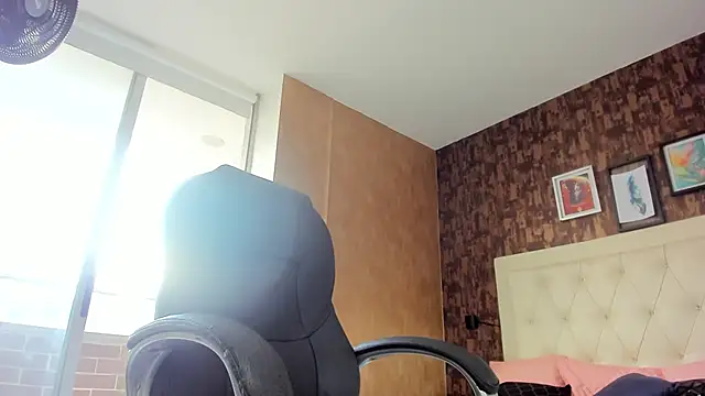 sweet  vanessa1 online show from March 11, 2026, 7:42 pm