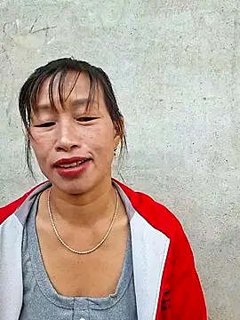 ngocngoc cute online show from October 12, 2025, 1:37 am