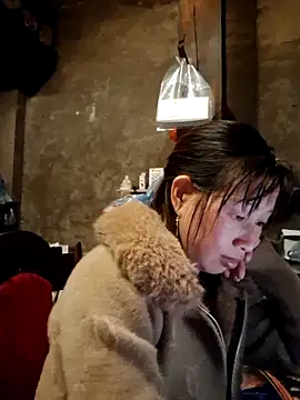 ngocngoc cute online show from November 11, 2025, 1:33 pm