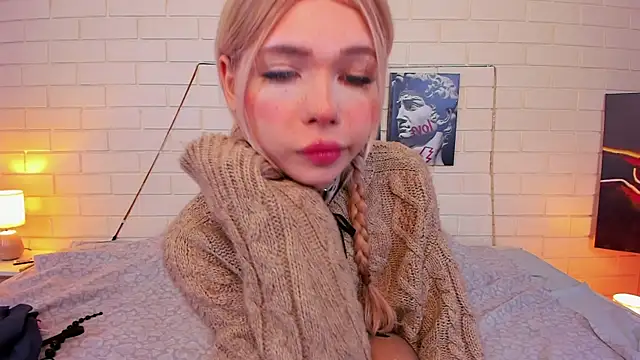 Snapshot of Blondy_Fina chatting on September 29, 2025, 4:39 am Blondy Fina online show from September 29, 2025, 4:39 am