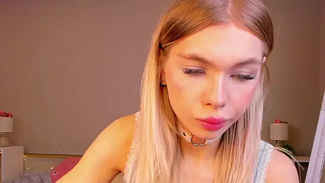 Snapshot of Blondy_Fina chatting on May 15, 2026, 5:14 am Blondy Fina online show from May 15, 2026, 5:14 am