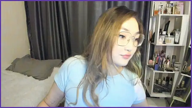 Snapshot of lyra_x chatting on October 8, 2025, 1:09 pm lyra x online show from October 8, 2025, 1:09 pm