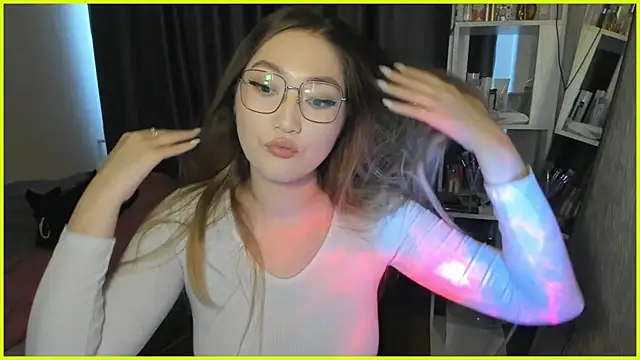 Snapshot of lyra_x chatting on October 27, 2025, 5:00 am lyra x online show from October 27, 2025, 5:00 am