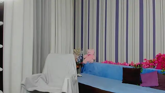 MilanaAlvis online show from October 31, 2025, 1:12 pm