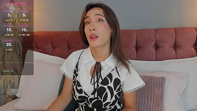 victoria decapri online show from December 15, 2025, 8:13 pm