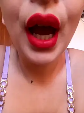 LINA-DALOUA online show from November 18, 2025, 12:31 pm