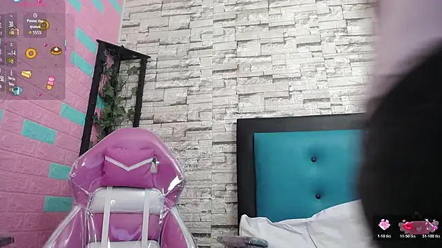 maily can online show from November 14, 2025, 12:37 pm