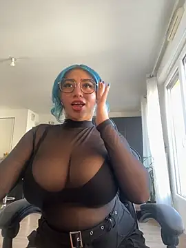 Snapshot of HATSUNE__ chatting on October 1, 2025, 10:32 am HATSUNE online show from October 1, 2025, 10:32 am