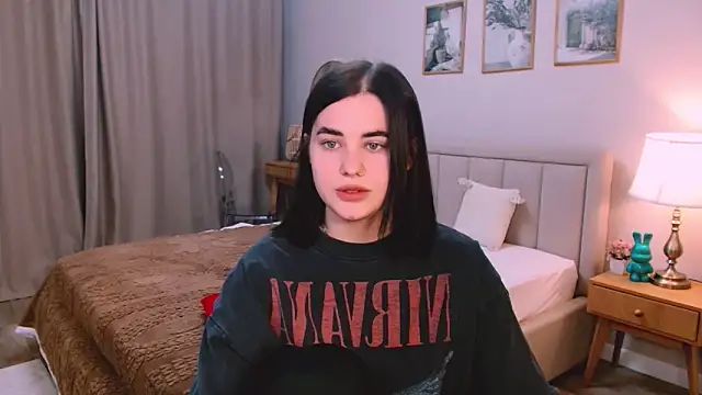 lil angel  online show from March 7, 2026, 6:38 pm