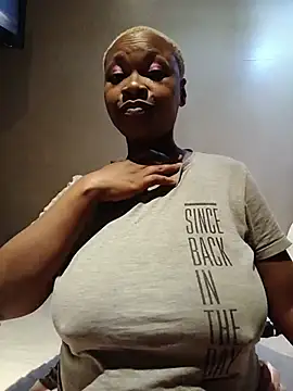 Snapshot of missboobiesSA chatting on June 1, 2026, 9:05 pm missboobiesSA online show from June 1, 2026, 9:05 pm