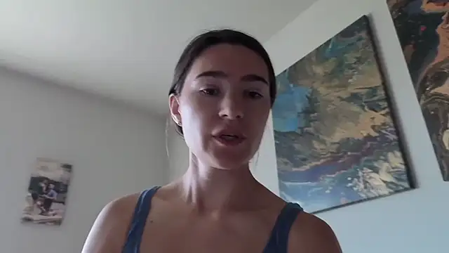 Snapshot of bambifarrina chatting on April 23, 2026, 5:15 pm bambifarrina online show from April 23, 2026, 5:15 pm
