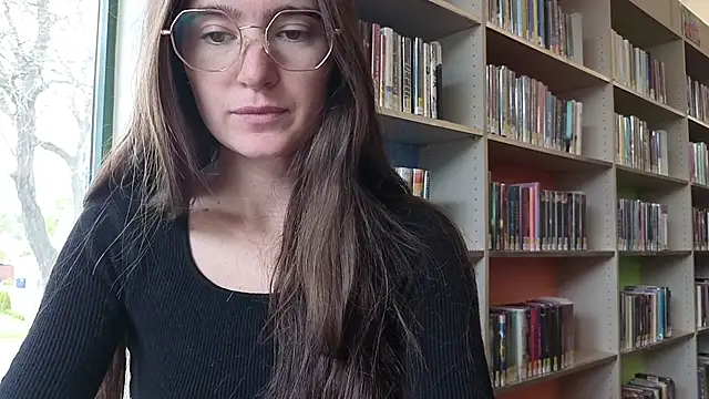 Snapshot of bambifarrina chatting on May 13, 2026, 8:27 pm bambifarrina online show from May 13, 2026, 8:27 pm