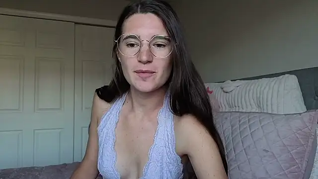 Snapshot of bambifarrina chatting on June 4, 2026, 12:27 am bambifarrina online show from June 4, 2026, 12:27 am