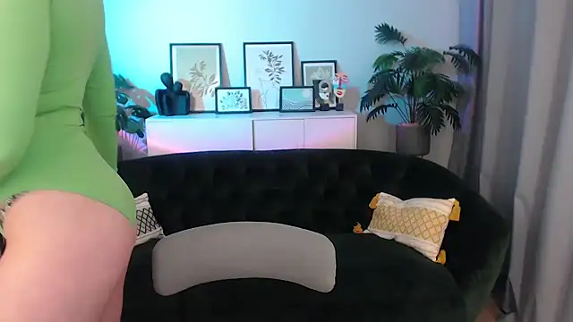 Natalee Love online show from September 9, 2025, 12:43 am