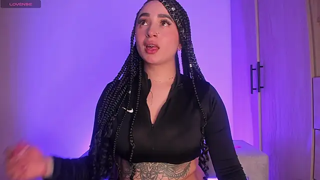Snapshot of scarlett_Collinss chatting on June 3, 2026, 12:57 am scarlett Collinss online show from June 3, 2026, 12:57 am