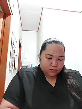 LianaCruzado online show from April 12, 2026, 1:32 am