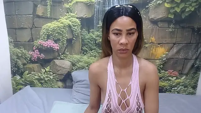 GlowGoddessxx online show from June 26, 2026, 1:43 am